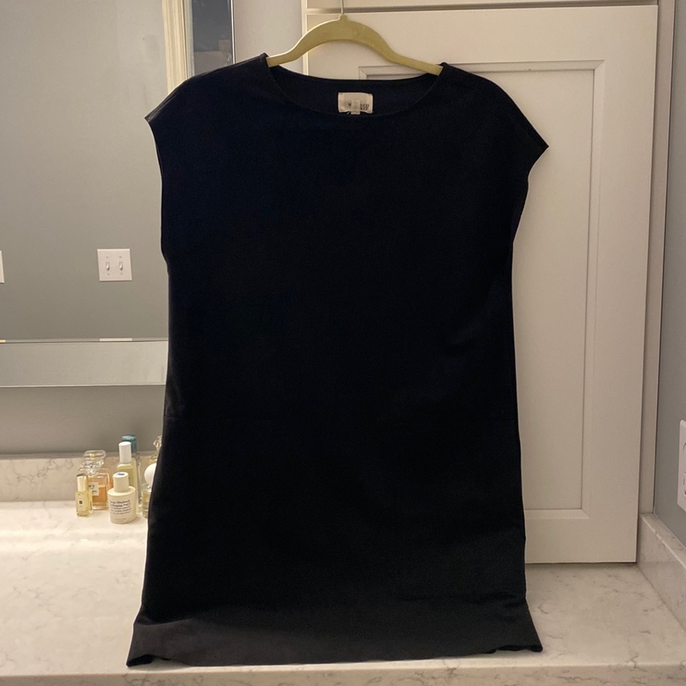Wilfred Free shirt sleeve suede black dress with pockets